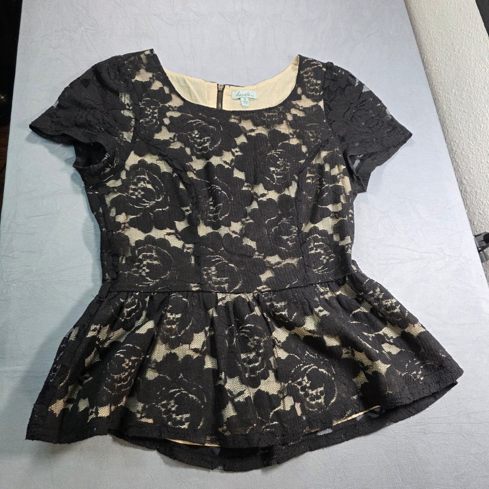 Hearts Black Floral Lace Peplum Top Short Sleeve Exposed Zipper  X-Small/Small‎